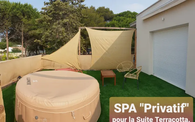Les Suites du XV a 800 metros de la playa. Acceso privado con SPA.