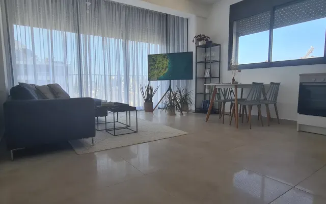 Bel appartement de 3 pièces à deux pas du marché Levinsky et de...