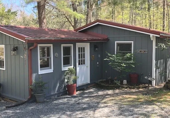 Linville Land Harbor Cottage