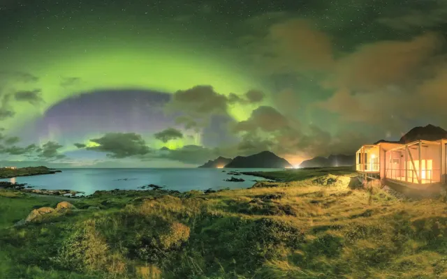 The house where the ocean meets land