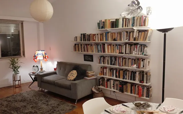 Bett in einer Wohnung im Herzen des Stadtviertels von Palermo