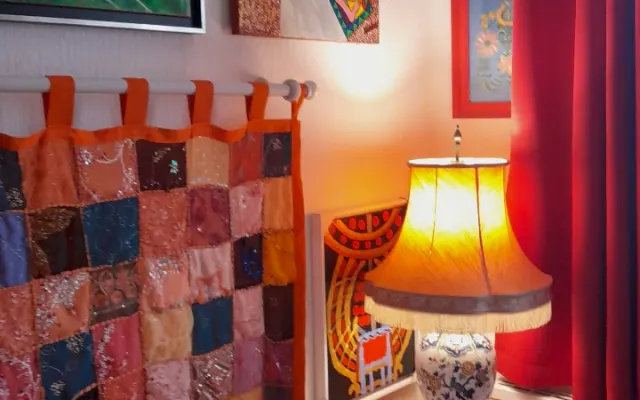 Apartamento acolhedor com uma atmosfera relaxante e amigável.