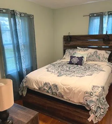 Private room located in Athens, Alabama close to Downtown.