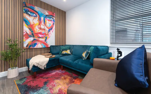 THE HOUSE OF FACE at The Laines