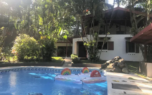 spaziosa casa tropicale