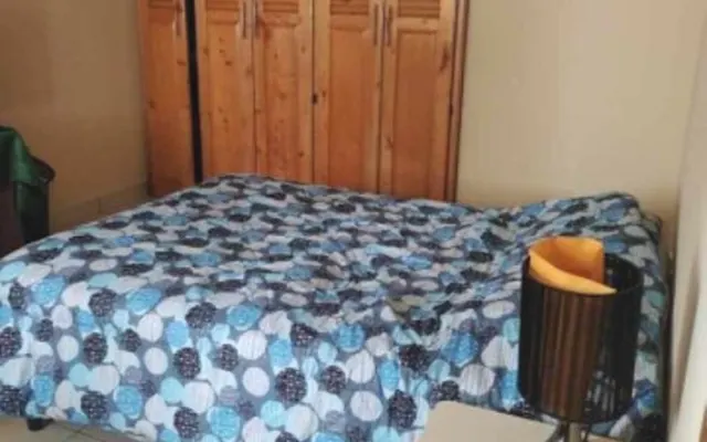 Comfortable and spacious room, 15 minutes from the city airport.