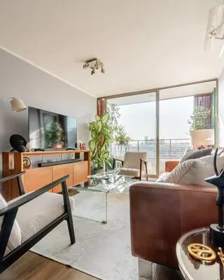 chambre et salle de bain privée + naturiste + petit-déjeuner et dîner...