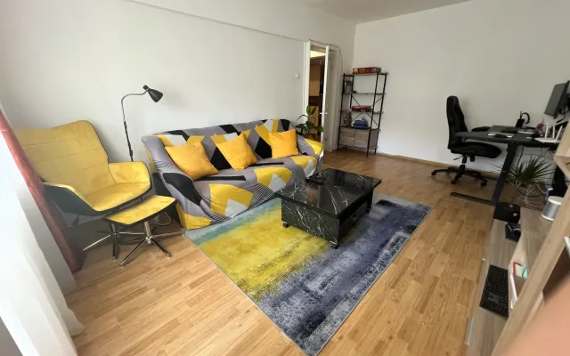 Cozy Room in a Welcoming Bucharest Home