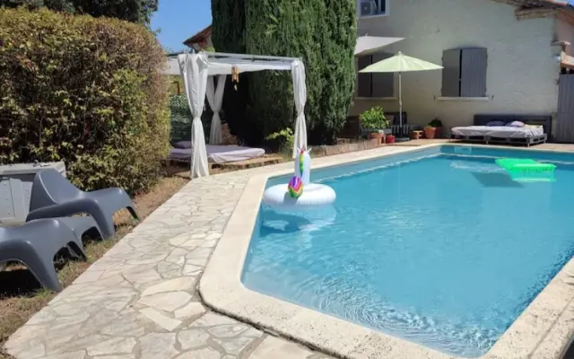 appartement avec piscine partagé avec oes hotes natu accepté