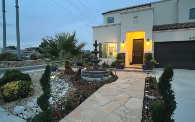 Come Share our house! Comfortable, Clean, Private, Pet Friendly.
