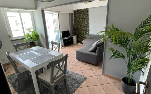 Sunny Apartment in Caparica