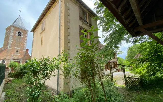 Piso totalmente reformado en gran casa antigua
