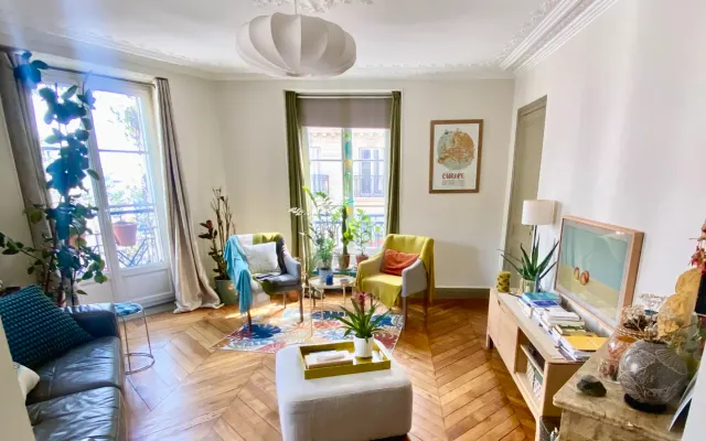 Zimmer+privates Bad in großer Wohnung (80qm) in Montmartre - 3.Stock +