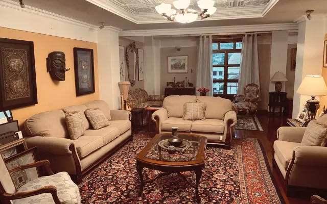 Das Loja-Erlebnis: Penthouse im Herzen von Loja mit Dachterrasse