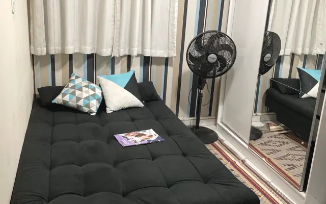 Zimmer mit Massage für schwule Touristen, JB