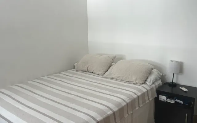 Camera privata all'interno di un appartamento, vicino alla Cinta...