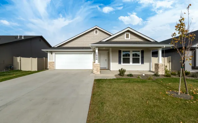 Next to Idaho Center~king bed~5 TVs~Room for all