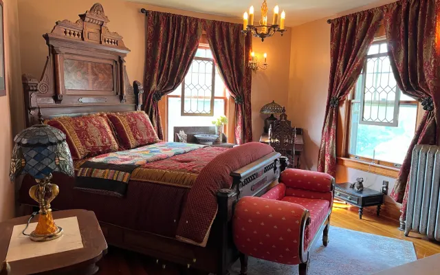 Voyagez dans le temps jusqu'en 1887 avec une chambre à la Metcalf...
