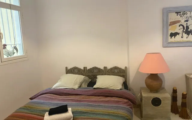 Camera tranquilla e spaziosa con letto grande
