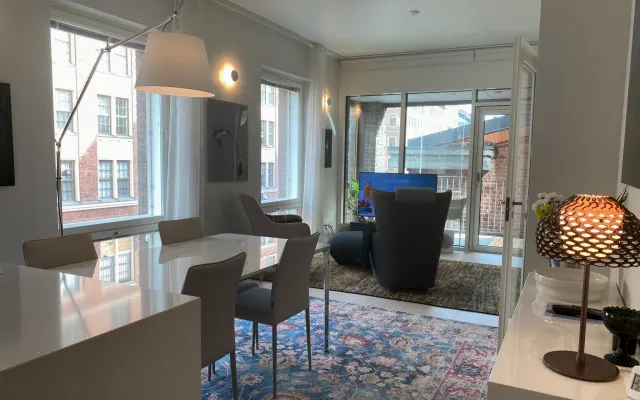 Luxuriöses City-Apartment am Meer mit Balkon