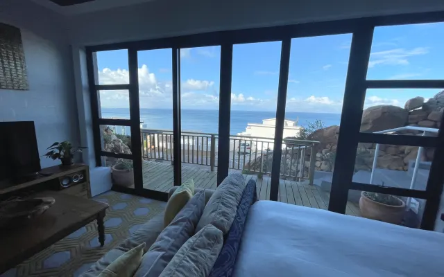 Cairnside Studio Apartment with beautiful views over False Bay