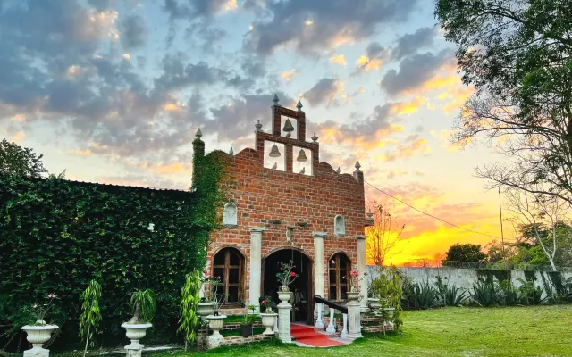 Country place, with all the amenities, roofed, internet, tranqui