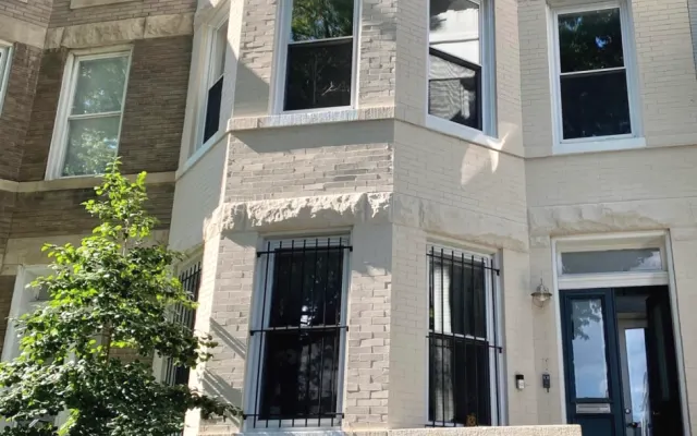 GREAT Rowhouse bedrooms in DC