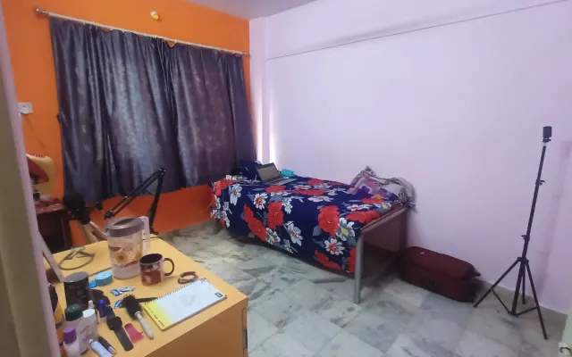 Schöne Wohnung und Bett Zimmer mit sauberer Küche und Waschraum in...