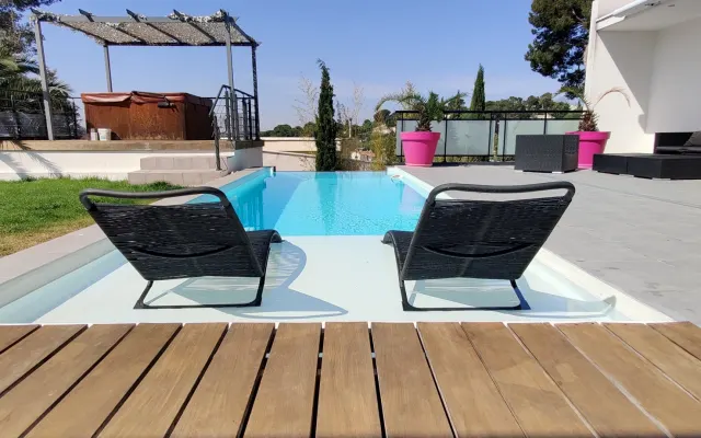 Independent studio in a quiet villa