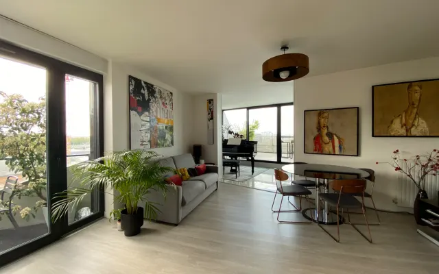 Wohnung mit Terrasse am Ufer der Seine