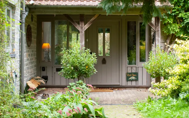 Cosy Somerset cottage, open fire, country walks, pet friendly.