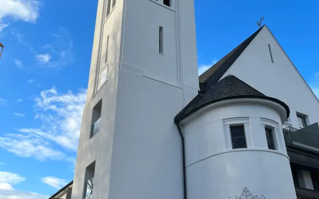2 Zimmer mit eigenem Bad zur alleinigen Nutzung in umgebauter Kirche