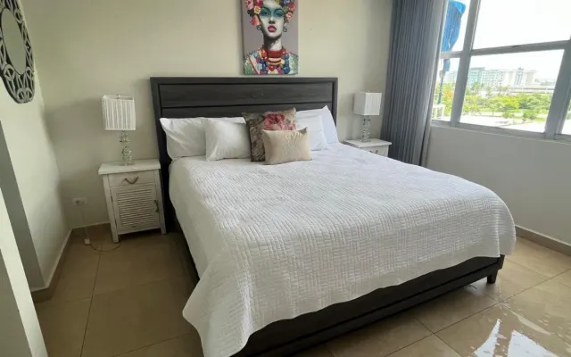 BEACH FRONT GORGEOUS 1 BEDROOM APT IN ISLA VERDE CLOSE TO THE AIRPORT