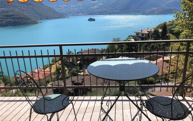 A terrace on the lake