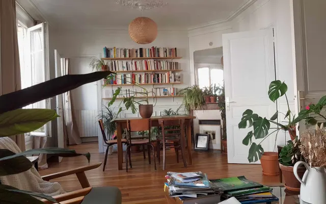 Quarto privado numa casa em Bagnolet, perto de Paris.