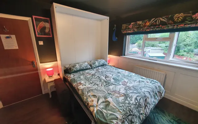 Peacock Room mit eigenem Bad in Eltham, London
