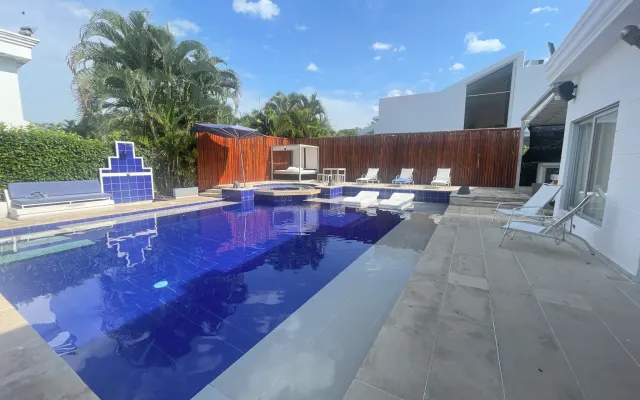 Hermosa casa en El Peñon Girardot