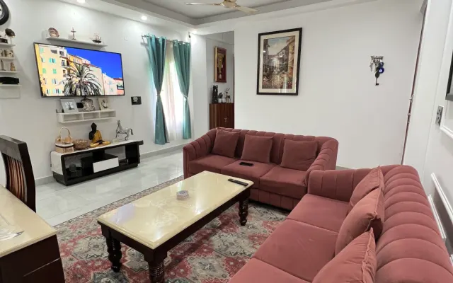 1BHK Accogliente soggiorno Zen con Guru
