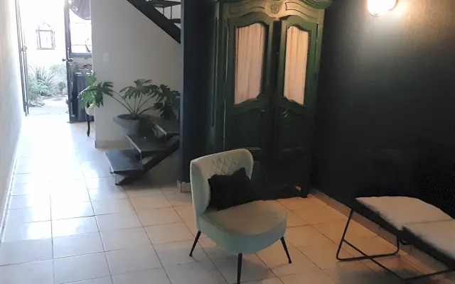 Casa acolhedora e limpa, perto de centros comerciais. Vibrações...
