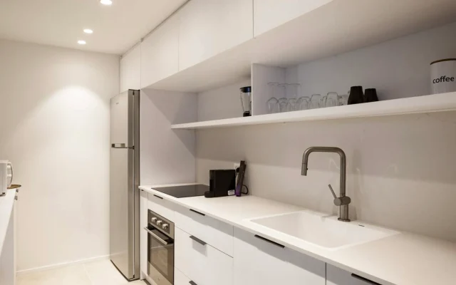 GRANDE APARTAMENTO 3RM RENOVADO A 5 MIN DA PRAIA