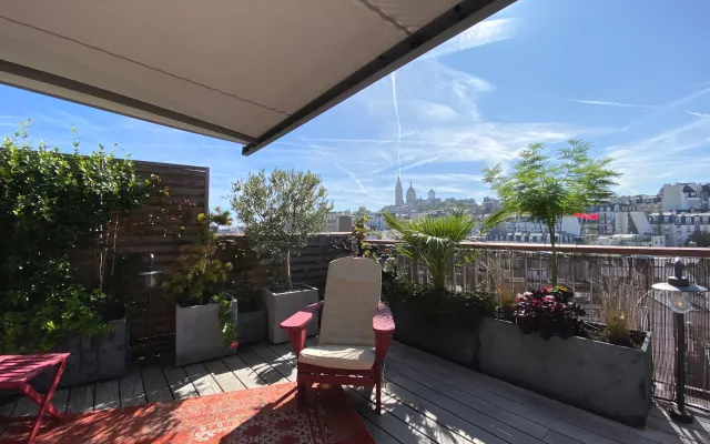 Magnifique penthouse/terrasse à Montmartre.