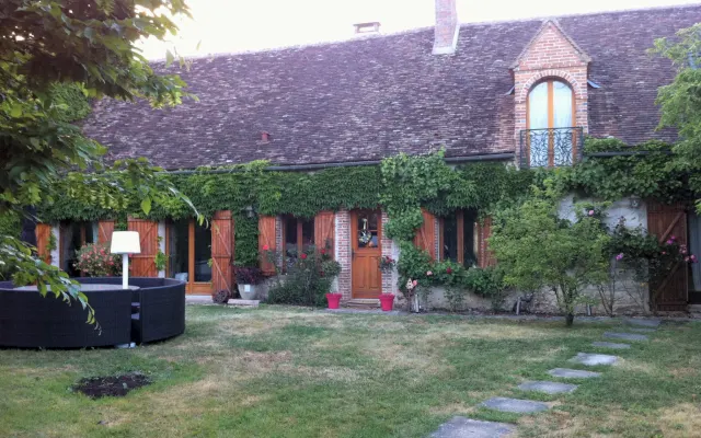 Maison avec commodités au calme à 1H de Paris