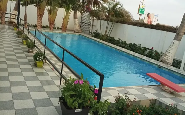Estúdios de luxo em 1 residência com piscina e jardim com vista para o