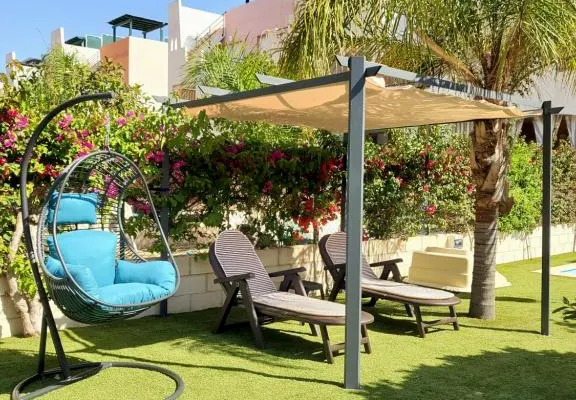 beautiful apartment in FIRST line with private pool!