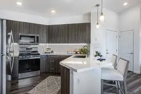 Tranquil Haven Retreat" ou "Cityscape Oasis