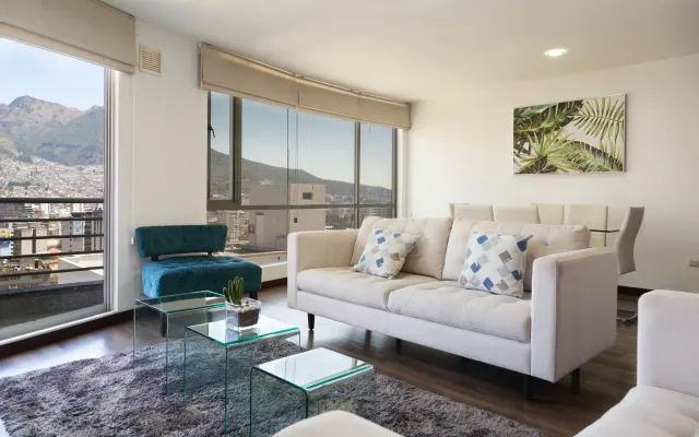APARTMENT WITH BEAUTIFUL CITY VIEW AND BALCONY 1004