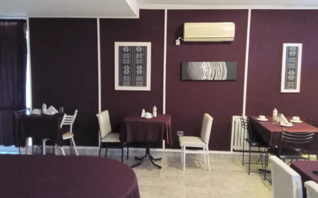 HOTEL CRONOS . VILLA CARLOS PAZ.