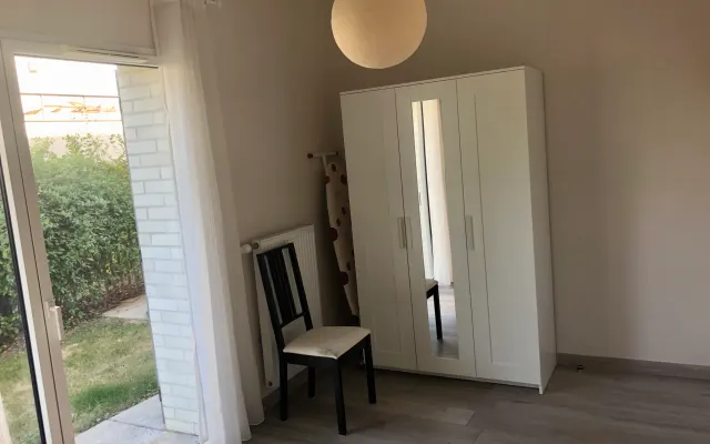 Room in apartment near Lyon