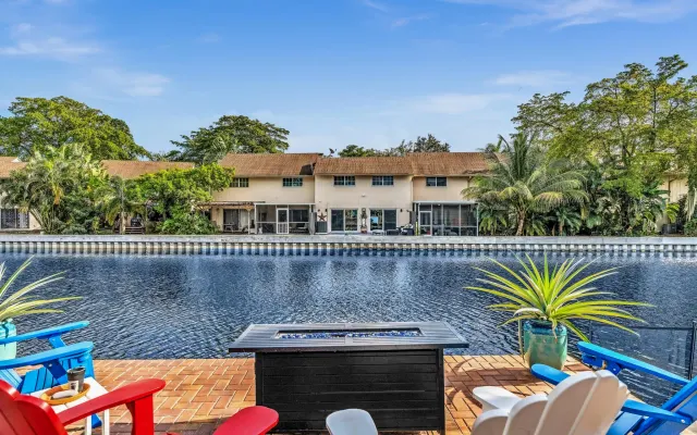 An illusive waterfront retreat within walking distance to the nightli
