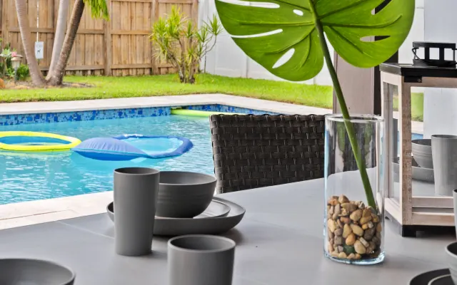 ¡Nuevo! BLISS ~ Tropical Resort Home con piscina climatizada en Wilton